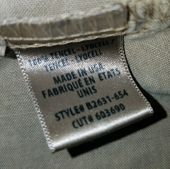 Bella Dahl Hi Low Split back size S button up top - Picture 7 of 8